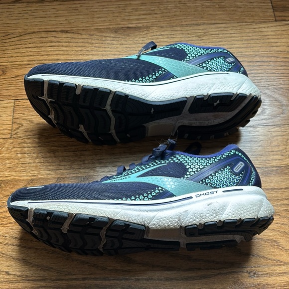 REDUCED - GHOST 14 Neutral Sneakers by Brooks Size 9 - Picture 3 of 5